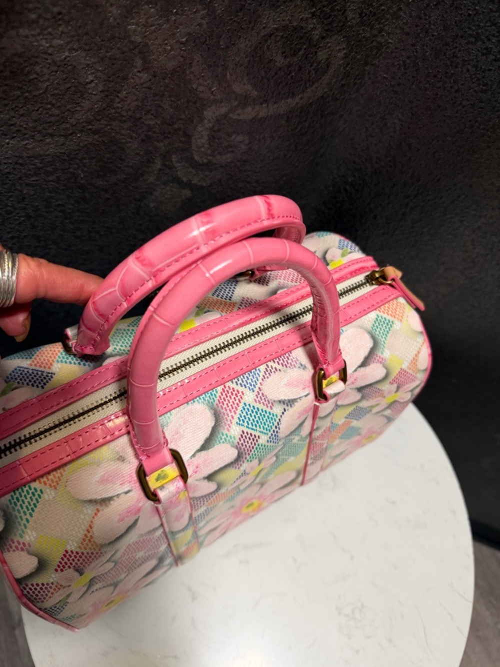 Kurt Geiger Duffel Crossbody Bag. NEW with Tags . - Picture 7 of 9